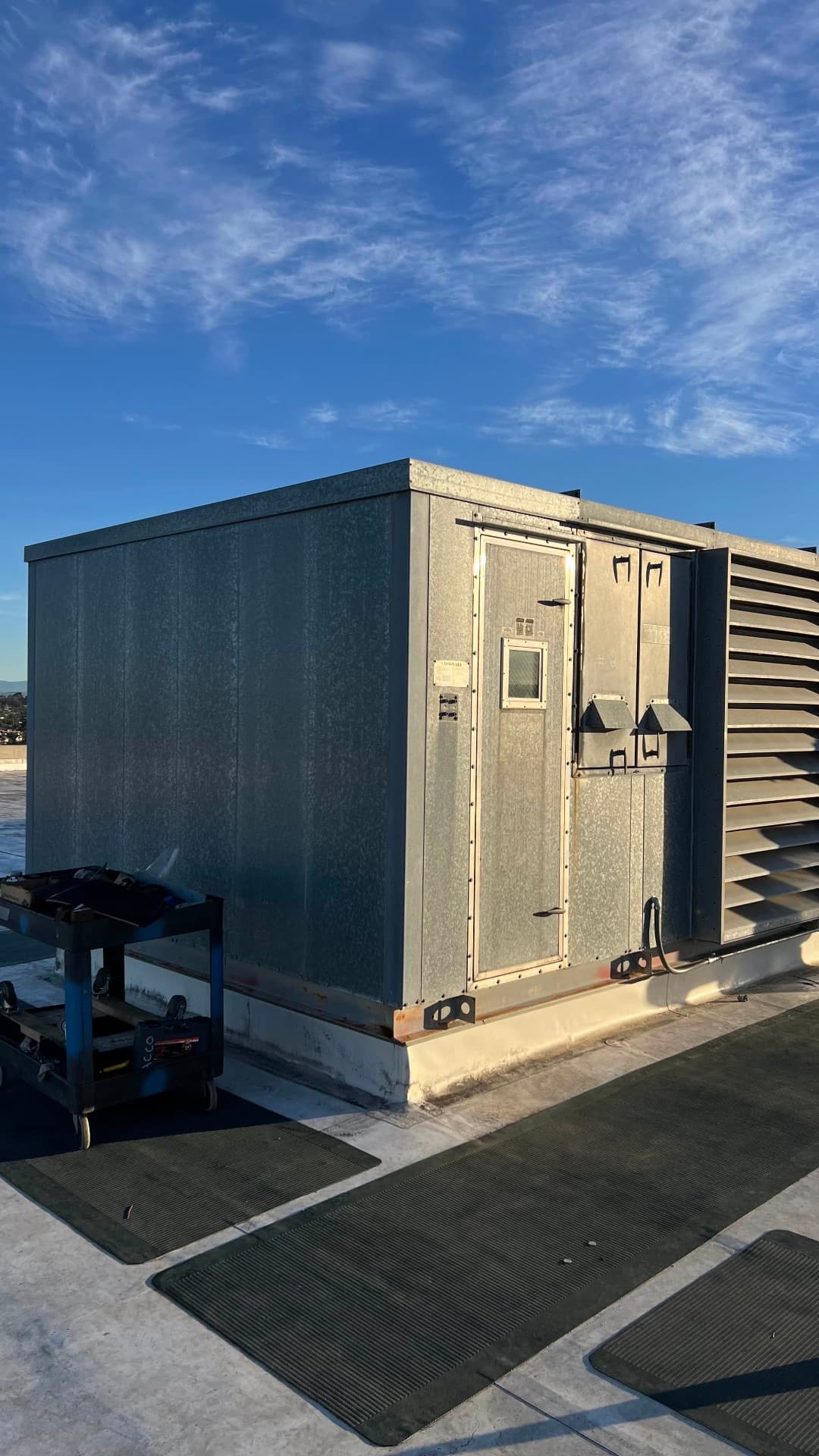Hospital Rooftop HVAC - Before