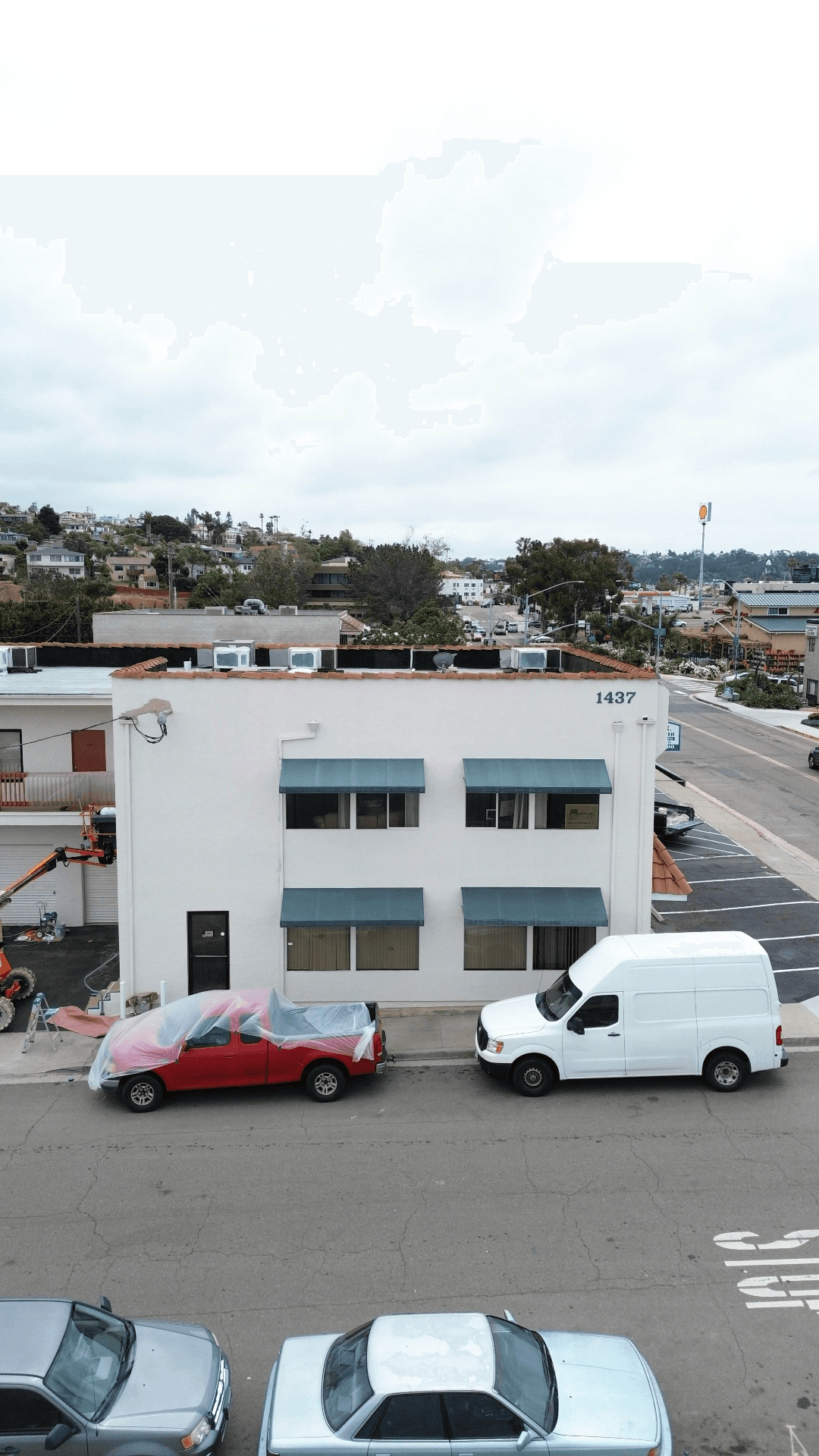 Commercial building side